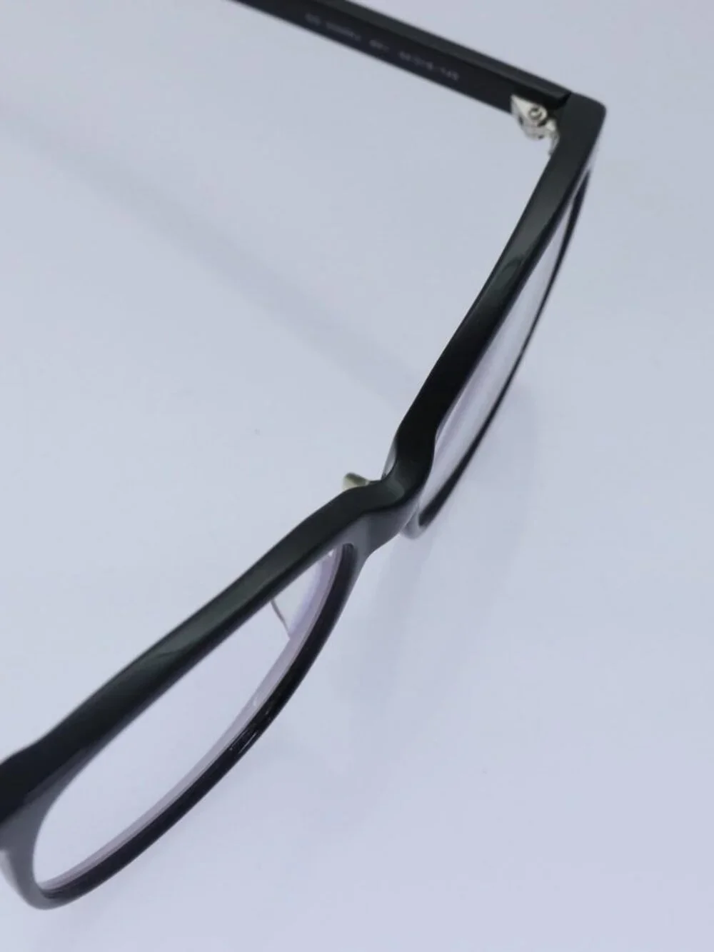 Gucci brand	gucci color	black